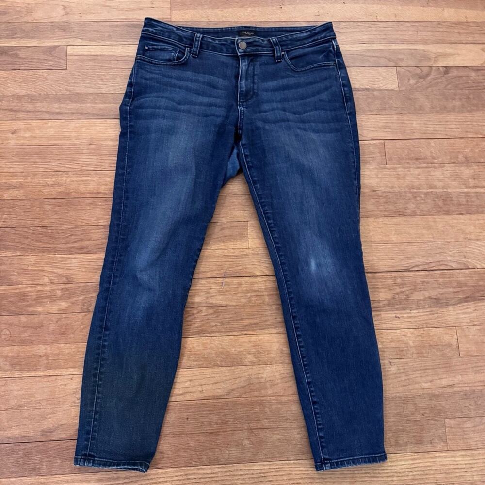 Ann Taylor Women's Curvy Dark Wash Skinny Jeans - Size 8
 b85